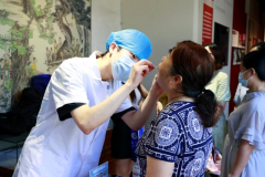 过食用益生菌的酸奶